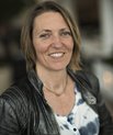 I professoratet skal Ellen Margrethe Hauge undersøge, om en ny højopløselig CT-scanner kan finde forandringer i knoglevævet forårsaget af kronisk leddegigt, før de ses ved en almindelig røntgenundersøgelse.