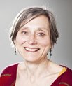 Prodekan og ph.d.-skoleleder Lise Wogensen Bach mener, at man med den nye prioritering ved fordeling af fulde ph.d.-stipendier kan fremme nytænkningen og opnå bedre løsninger for sundhedsmæssige udfordringer.